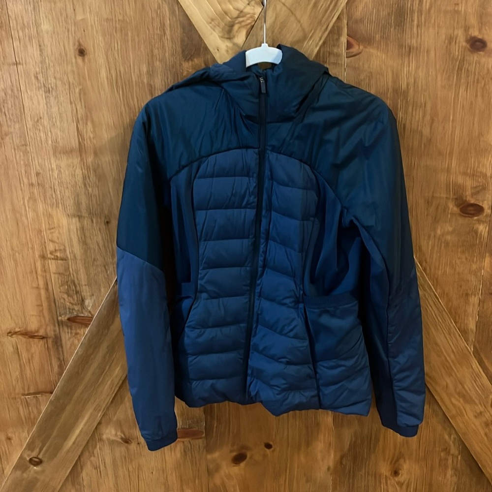 EUC Lululemon Down For It All jacket blue size 8